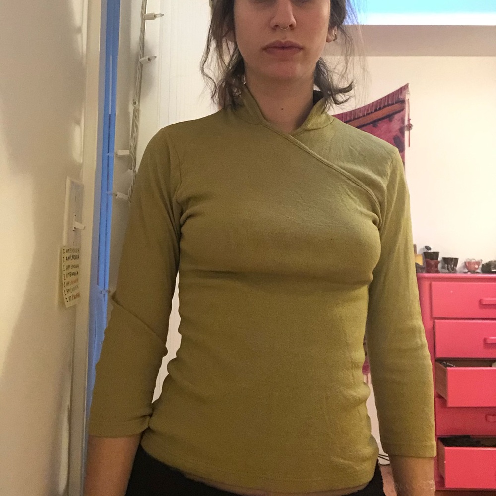 Super classy green crossover turtle neck top